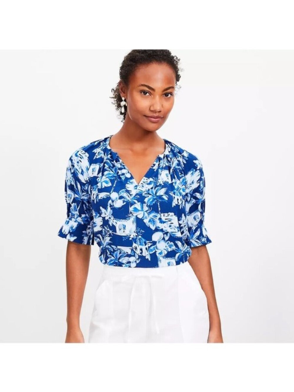 LOFT Corfu Weekend Pleated V-Neck Blue White Floral Short Sleeve Blouse Medium